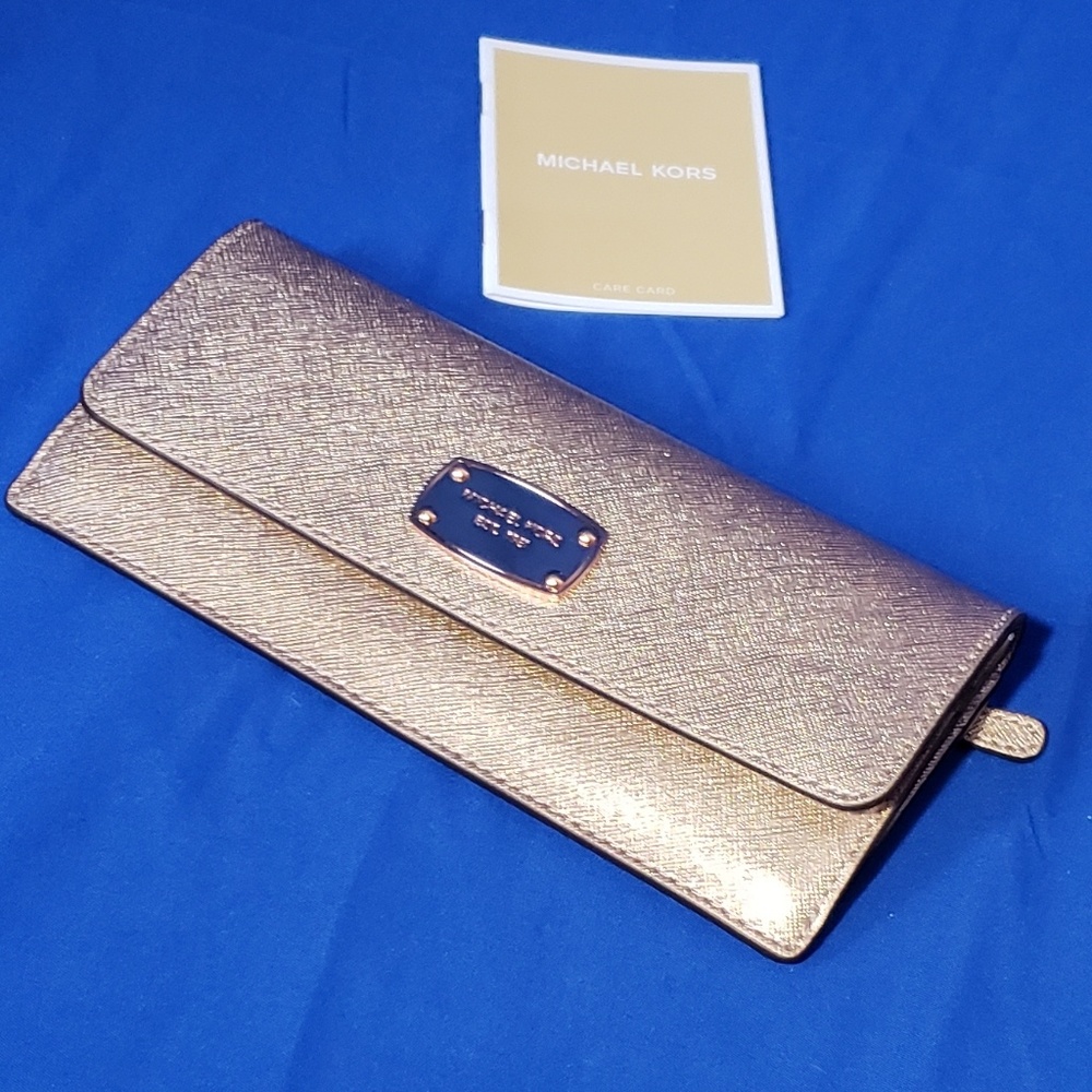 NWT Michael Kors Gold Wallet 2 items to match